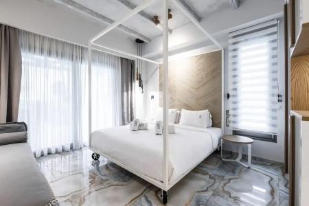 Blue Carpet Luxury Suites - 132