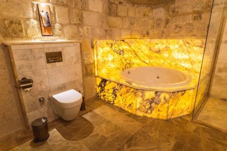 Solo Cave Suites - 198