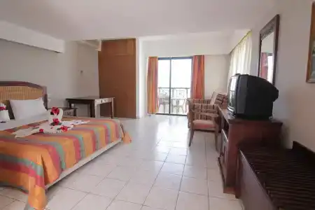 Dodeca Sea Resort - 3