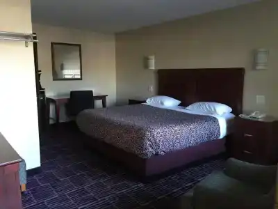 Economy Inn - 16