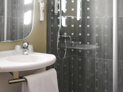 ibis Paris Canal Saint Martin - 8