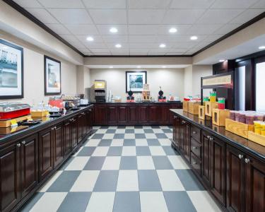 Hampton Inn & Suites - 30