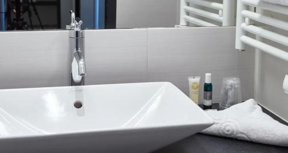 Best Western Le Cheval Blanc -Centre- Vieux Port - 241