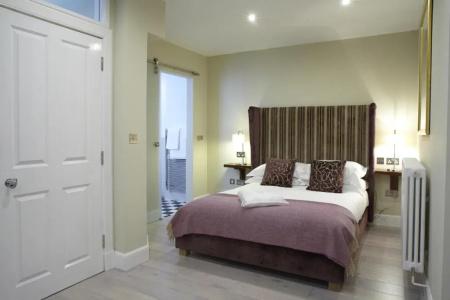 24 Royal Terrace - 91