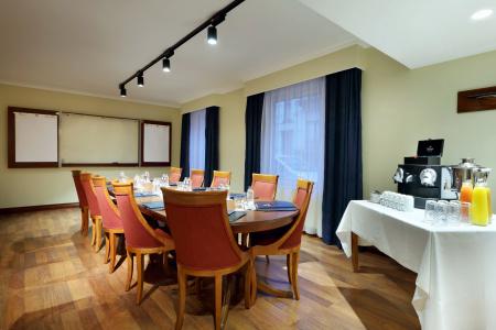 Eurostars Montgomery - 36