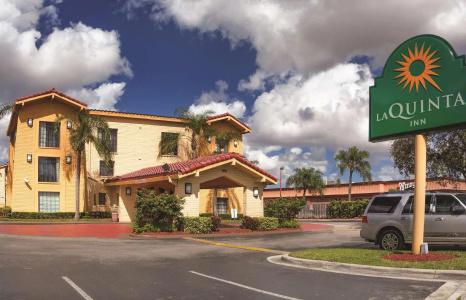 La Quinta Inn by Wyndham Miami Airport North - 15