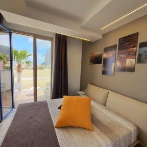 Sundeck - 4