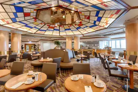 Park Inn by Radisson Berlin Alexanderplatz - 12