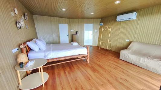 Paree Hut - 77