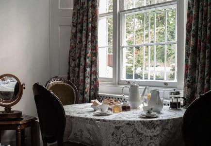 Dawson Place, Juliette's - 1