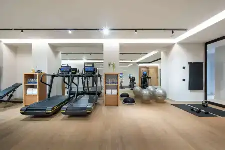 Carlton International - 23