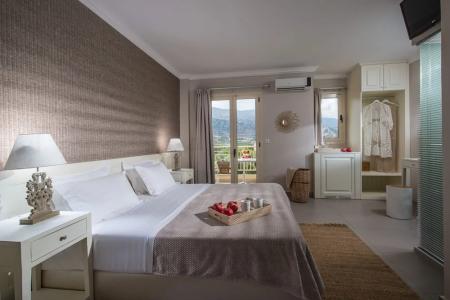 Notos Heights & Suites - 115