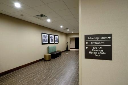 Hampton Inn Downtown - 12