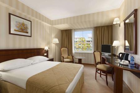 Ramada & Suites by Wyndham Bucharest North - 6