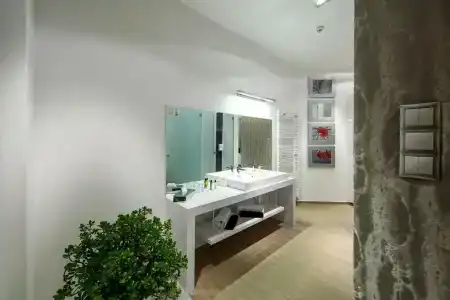 Karoly Corner Residences - 102