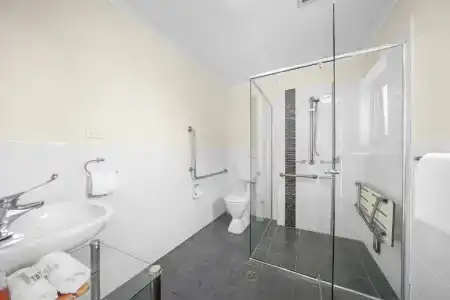 Macquarie Waters Boutique Apartment - 37