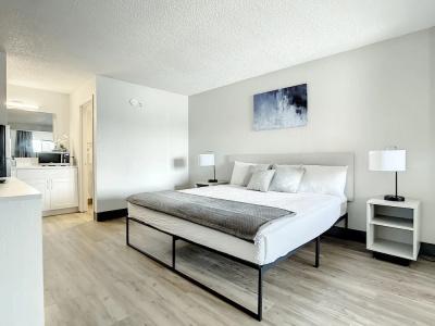 TraveSuites by Wyndham East Gate Orange - 55