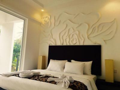 8+ Plus Motels - 2
