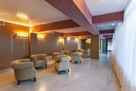 Royal Beach Palace - 12