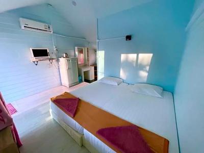 Naiharn On The Rock Resort Phuket - 33