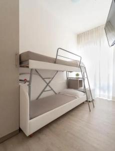 Annalisa - 40