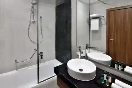 Mövenpick Downtown Dubai - 54