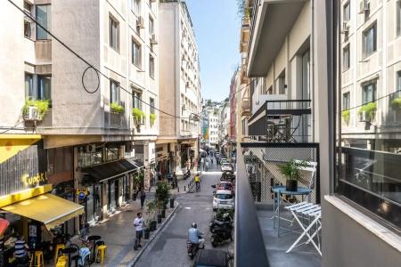 Melo Athens - 107
