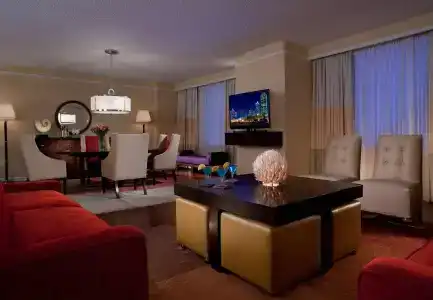 Renaissance Dallas - 4