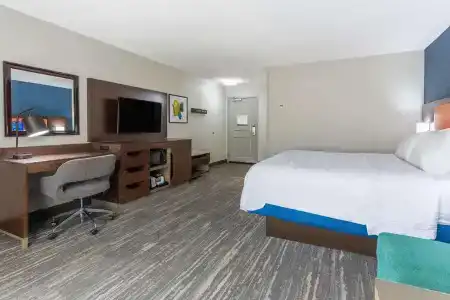 Hampton Inn - 65