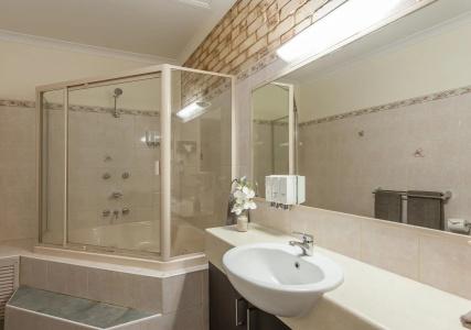 Highlander Motor Inn - 7