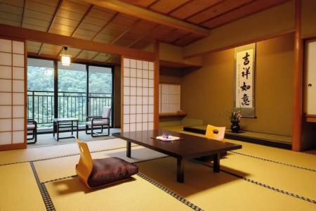 Yamanaka Onsen Hanatsubaki - 6