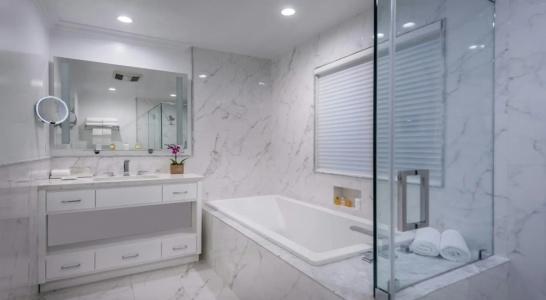 Beverly Hills Plaza & Spa - 9