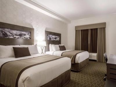 Ramada by Wyndham - 33