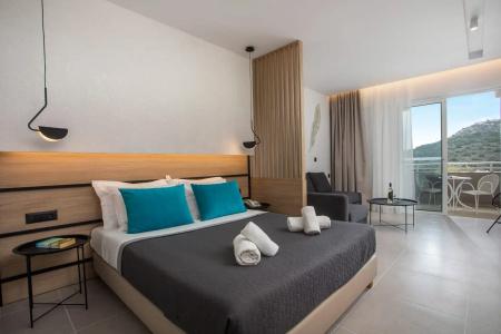 Zoes & Suites - 73