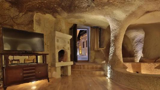 Golden Cave Suites - 162