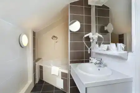 Hôtel Les Tilleuls, Bourges - 34