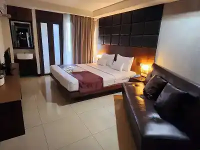 The Bangkok Cha Cha Suite - 81