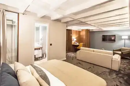 Nomad Luxury Suites - 17