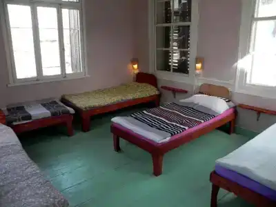 Lotus Garden Hostel Izmir - 2
