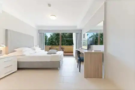The Residence - 21