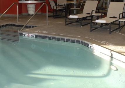DoubleTree by Hilton Airport - 12