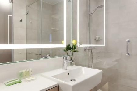 Courtyard by Marriott Vilnius City Center - 11