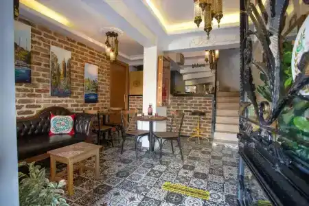 Sofia Corner - 22