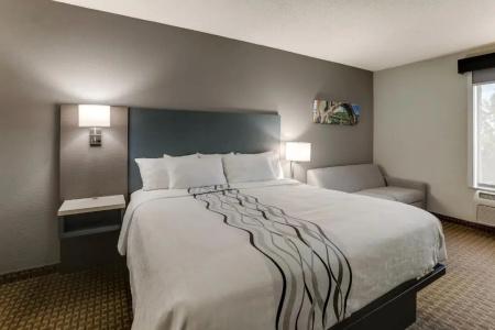 Barrington & Suites - 30