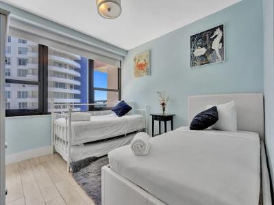 The Alexander All Suites - 555