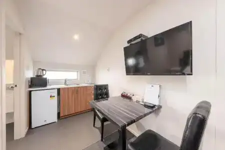 315 Riccarton - 120