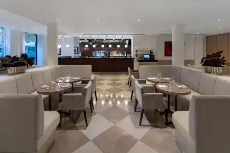 Radisson Blu Edwardian Kenilworth, London - 24