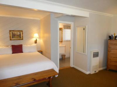 Briarwood Inn - 103