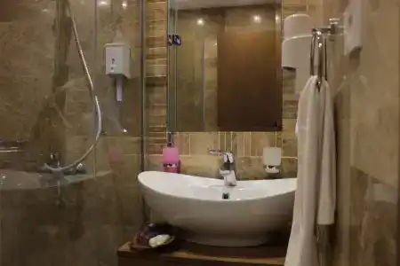 Liona & SPA - 7