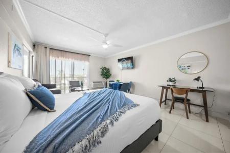 Boca Plaza - 90